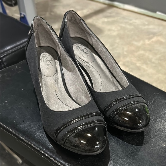 Women’s size 9 wedges - Picture 1 of 3